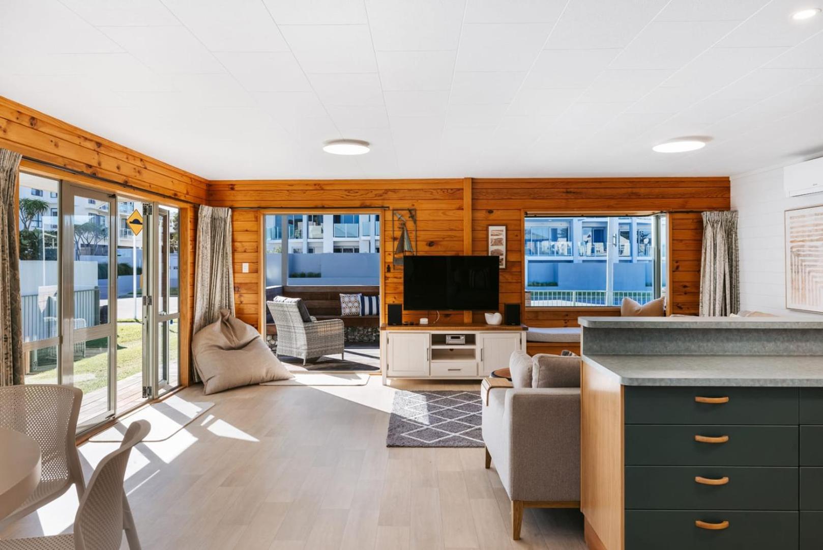 The Iconic Kiwi Bach, Full Site Downtown Mount Villa Mount Maunganui Luaran gambar
